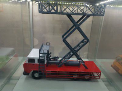 華燈維修車(chē)模型